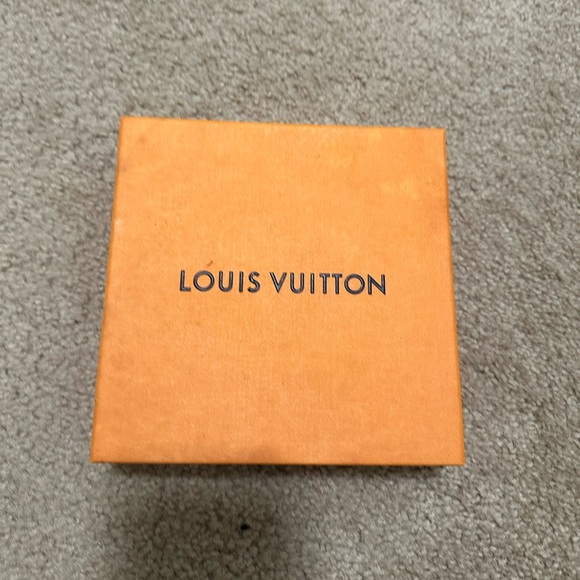 Brand new Louis Vuitton Belt - Picture 4 of 12